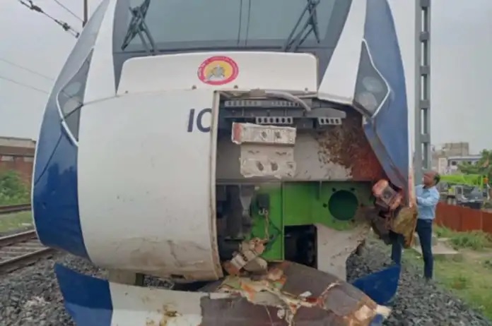 वंदे भारत से न टकराए पशु, सरपंचों को भेजा गया नोटिस