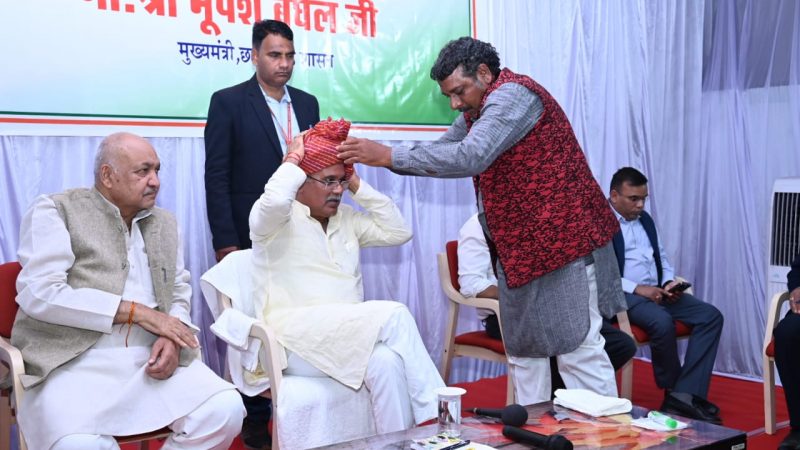 मुख्यमंत्री ने साजा में विभिन्न सामाजिक संगठनों के प्रतिनिधियों से की भेंट-मुलाकात