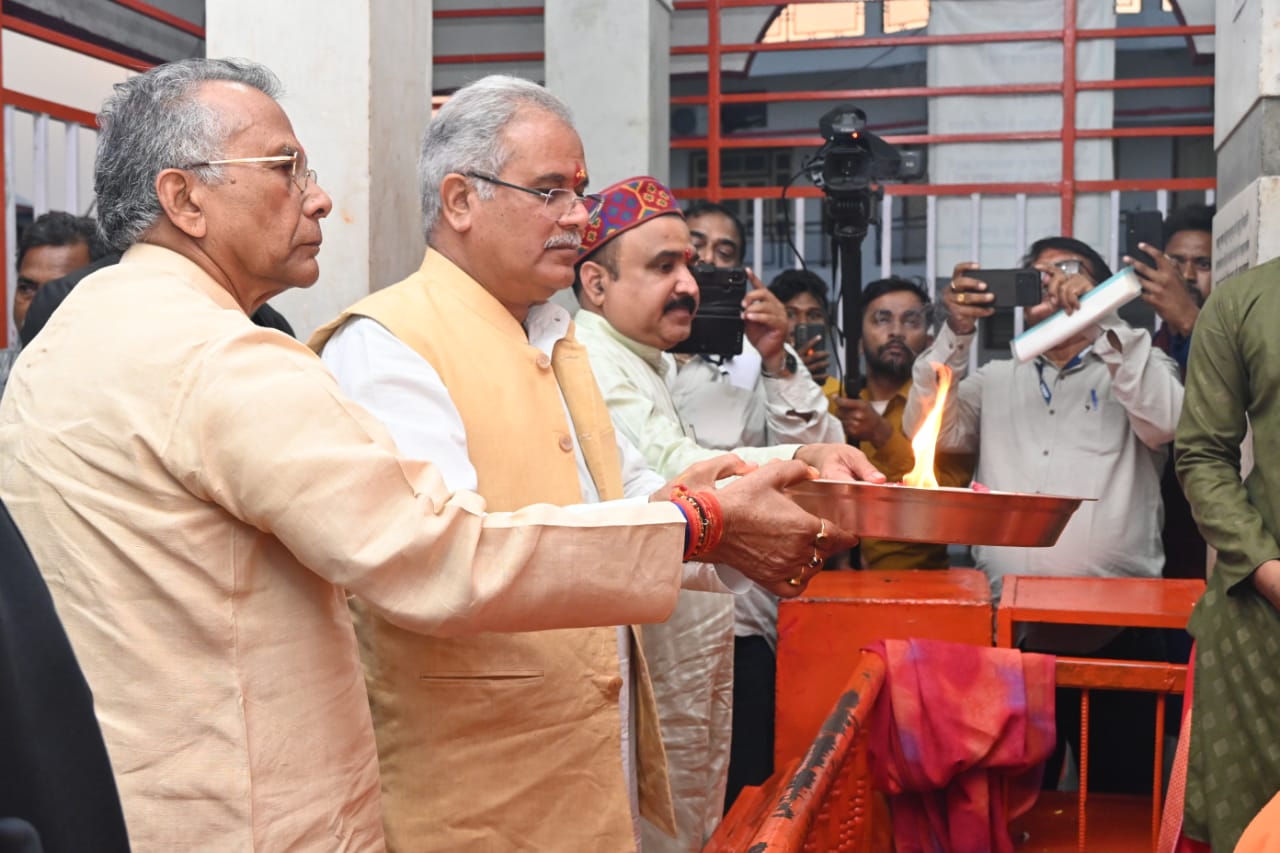 मानव–पशु प्रेम की अदभुत मिसाल पेश करने वाले चंडी माता मंदिर में मुख्यमंत्री ने किए दर्शन
