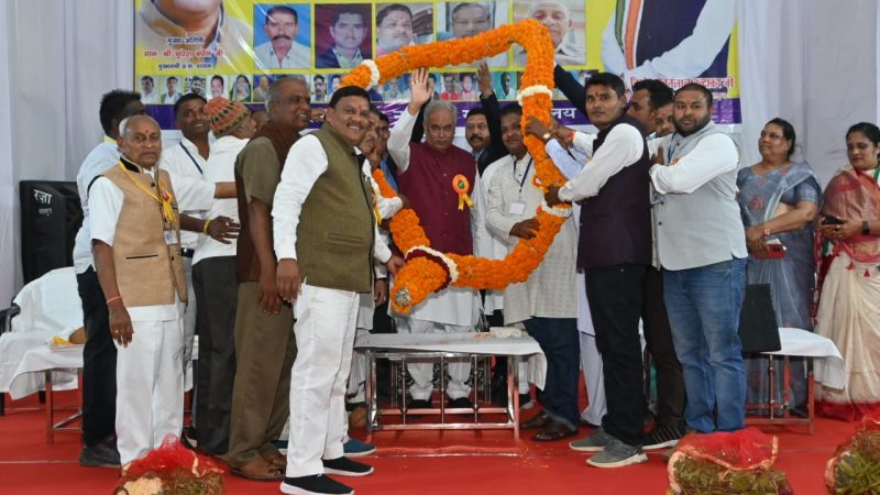 मुख्यमंत्री बघेल मरार पटेल समाज द्वारा आयोजित अभिनंदन समारोह कार्यक्रम में आदिगुरु शंकराचार्य सांस्कृतिक भवन पहुंचे