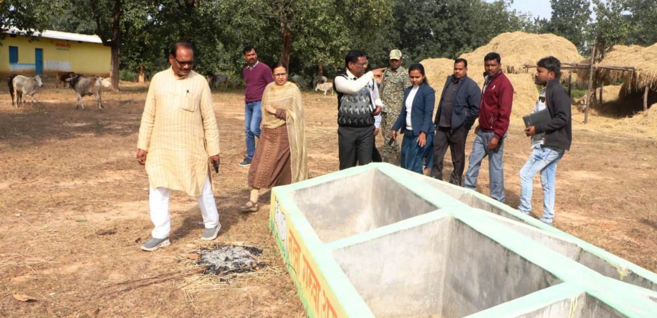 मंत्री डॉ. टेकाम ने डंडकरवा गौठान का निरीक्षण किया