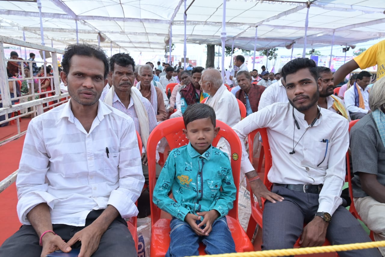 नन्हे दृष्टिबाधित गायक हिमांशु को मिलेगी मदद