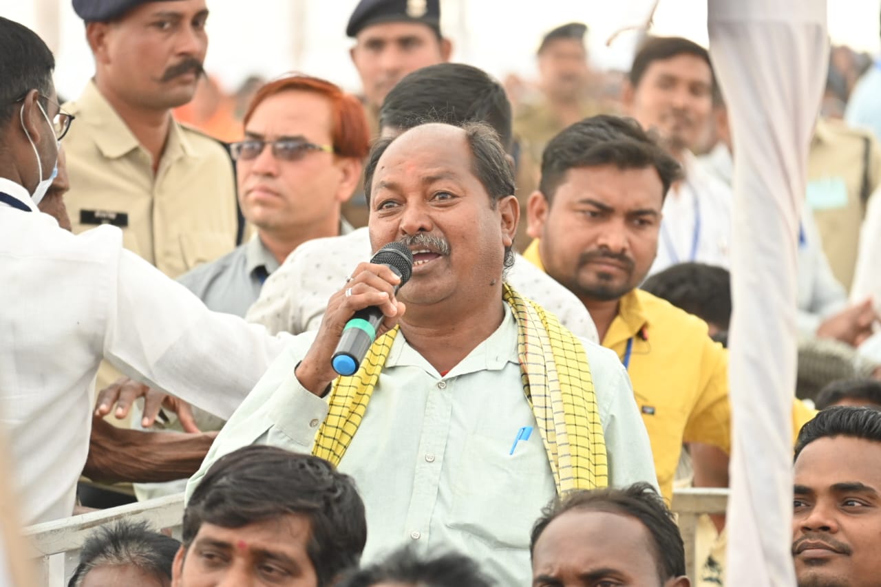 राजीव गांधी ग्रामीण भूमिहीन श्रमिक न्याय योजना के लाभान्वित जनक राम सेन ने बताया कि योजना का लाभ मिल रहा है अभी 3 किश्त में दो-दो हजार रुपए मिला है