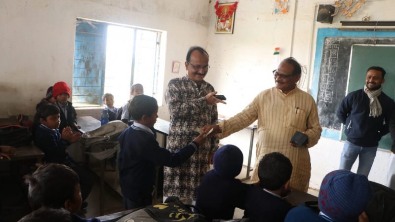 स्कूल शिक्षा मंत्री डॉ. टेकाम ने स्वामी आत्मानंद विद्यालय का निरीक्षण किया