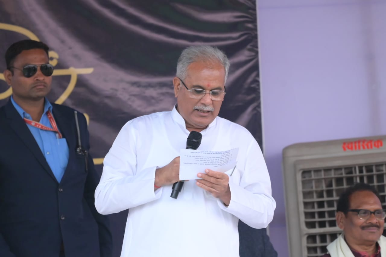 बिलाईगढ़ विधानसभा के ग्राम पंचायत सरसींवा में आयोजित भेंट-मुलाकात में मुख्यमंत्री श्री भूपेश बघेल द्वारा की गई घोषणाएं