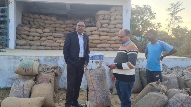 धान खरीदी केन्द्र नागपुर प्रभारी को कारण बताओ नोटिस