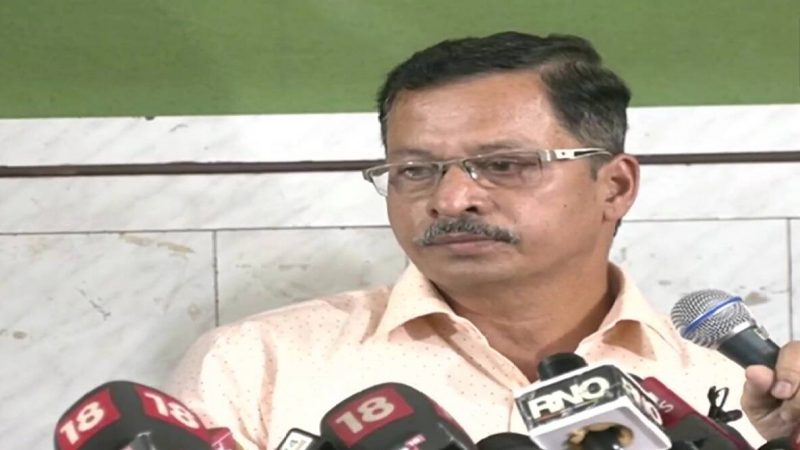 श्रद्धा के पिता बोले- आफताब के परिवार का नाम भी चार्जशीट में हो शामिल