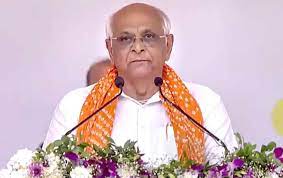 पटेल दूसरी बार मुख्यमंत्री, टीम में 11 पुराने, 5 नए चेहरे