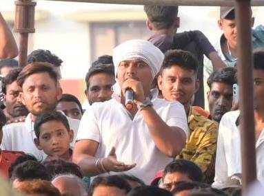 मुख्यमंत्री ने विद्यार्थियों की मांग पर आईटीआई फिंगेश्वर को बाबा गुरुघासीदास के नाम पर करने और 48 कम्प्यूटर देने की घोषणा