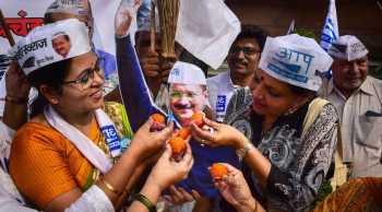 मां-बाप ने छोड़ा तो गुरू ने पाला, शादियों में किया डांस, जानिए कौन हैं AAP नेता बॉबी किन्नर?