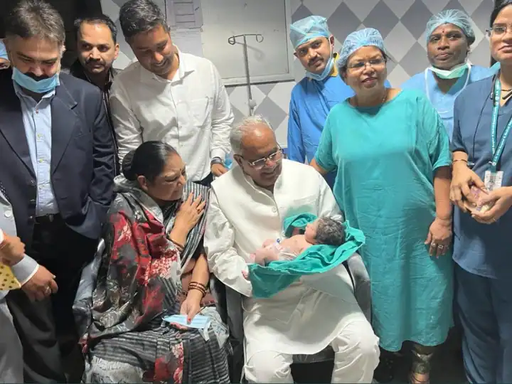 सीएम भूपेश बघेल बने दादा, इस अंदाज में लोगों को दी जानकारी, बहू ख्याति ने बेटे को दिया जन्म