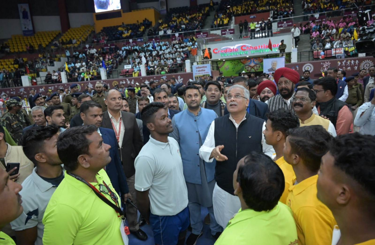 विशेष-लेख : छत्तीसगढ़िया ओलंपिक: छत्तीसगढ़ की माटी के पारंपरिक खेलों की बिखरी छटा