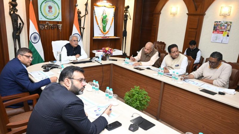 मुख्यमंत्री भूपेश बघेल गोधन न्याय योजना के हितग्राहियों को राशि वितरण कार्यक्रम में हुए शामिल