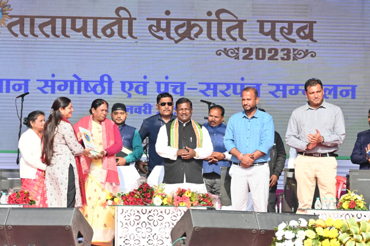 मुख्यमंत्री की दूरदर्शी सोच का परिणाम है गोधन न्याय योजना, अब गोबर पेंट बनेगा आर्थिक समृद्धि का जरियाः श्री बृहस्पत सिंह