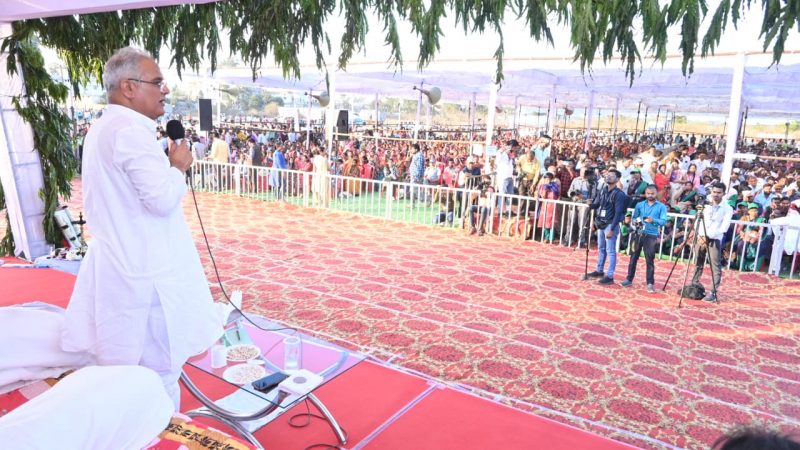 भेंट-मुलाकात: मुख्यमंत्री श्री भूपेश बघेल ने कहा कि सबकी आय में वृद्धि करना मुख्य लक्ष्य है