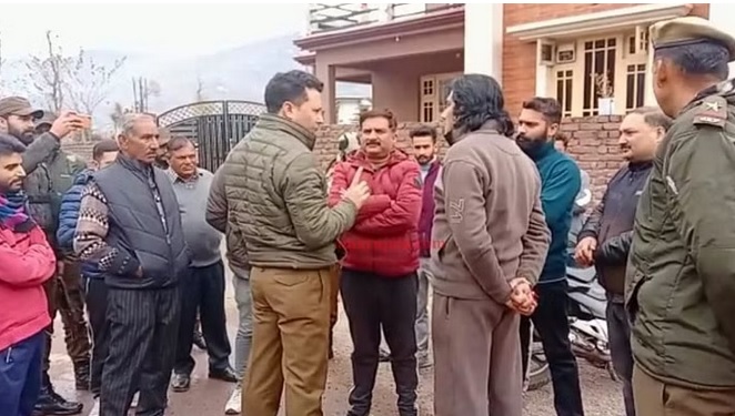 अब पुंछ में हिंदुओं के घरों पर पत्थरबाजी, घरों के शीशे टूटे