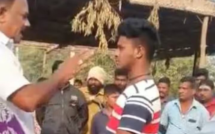 मंदिर आने पर दलित से दुर्व्यवहार, निलंबित