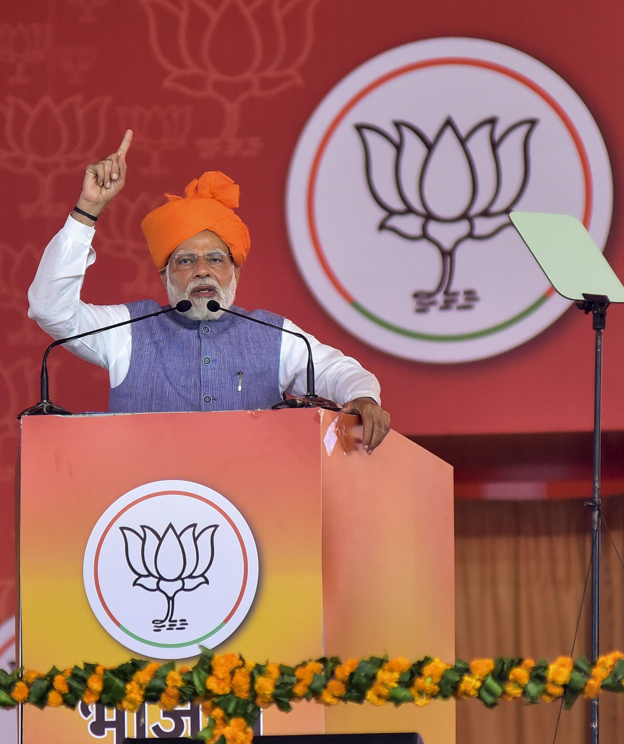 मोदी-राहुल के बोल पर चुनाव आयोग का बड़ा एक्शन, 29 तक मांगा जवाब