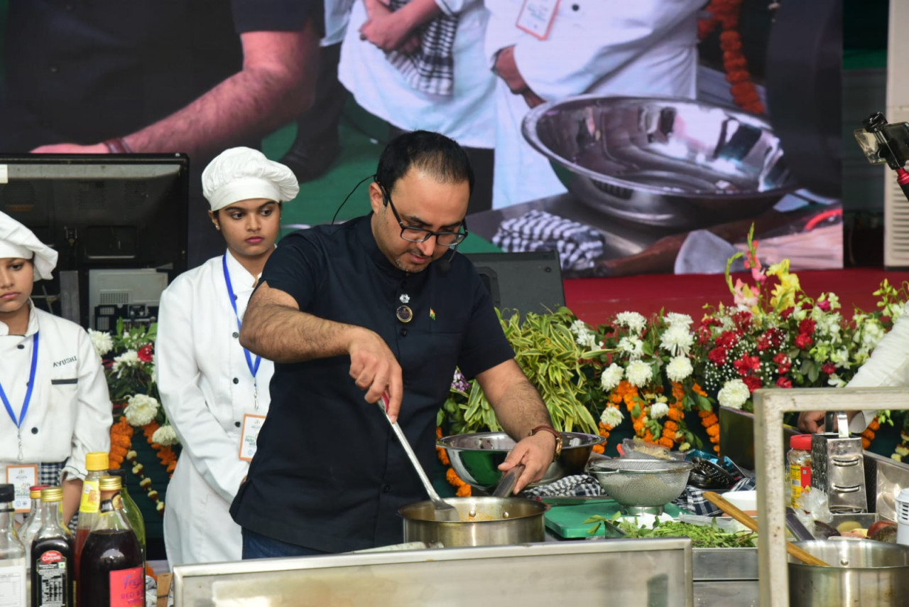 छत्तीसगढ़ मिलेट कार्निवाल : प्रसिद्ध शेफ विकास चावला ने मिलेट्स को भोजन में शामिल करने के बताए फायदे