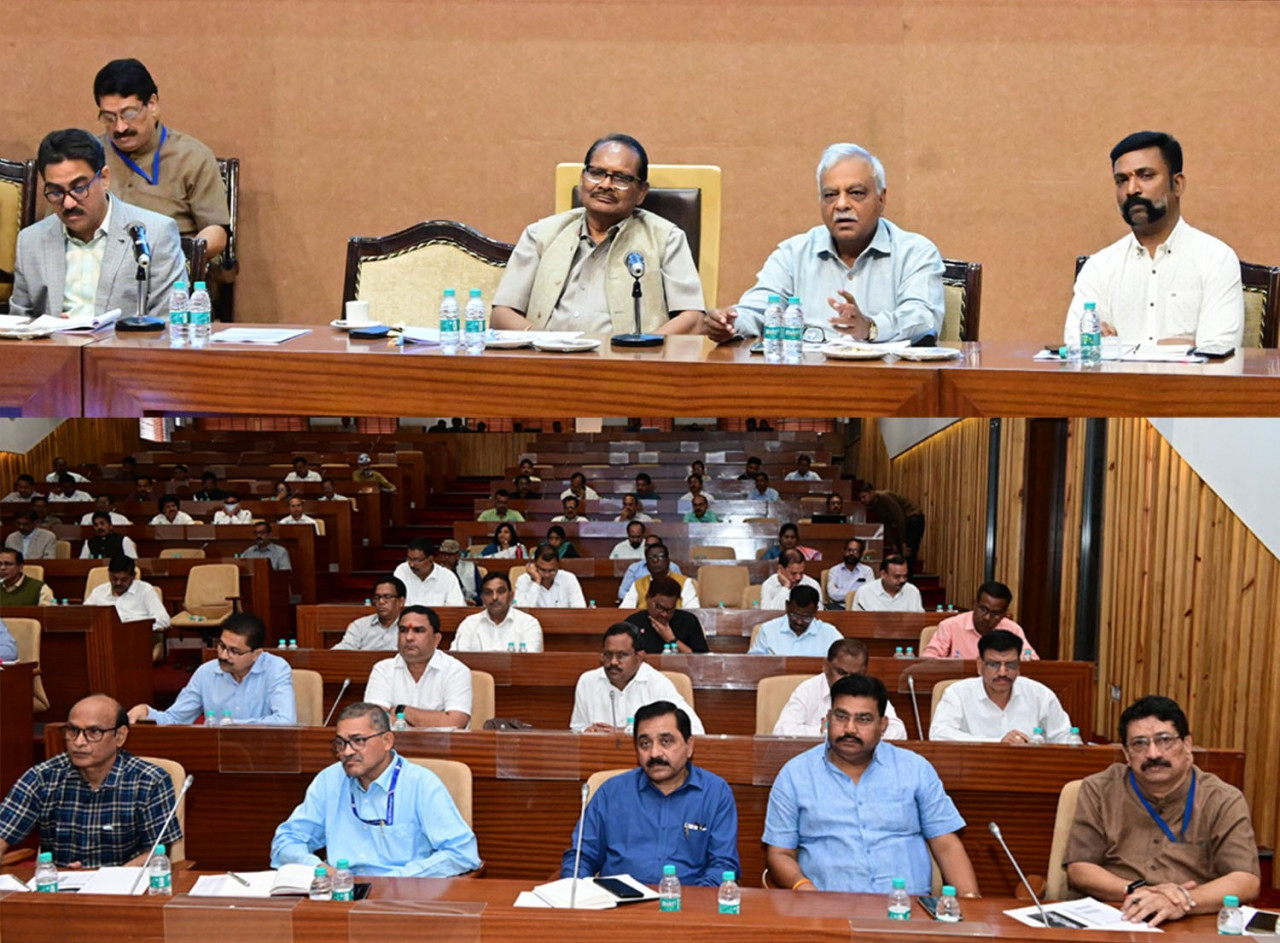 लगभग हजार करोड़ रूपए से होंगे स्कूलों के मरम्मत कार्य