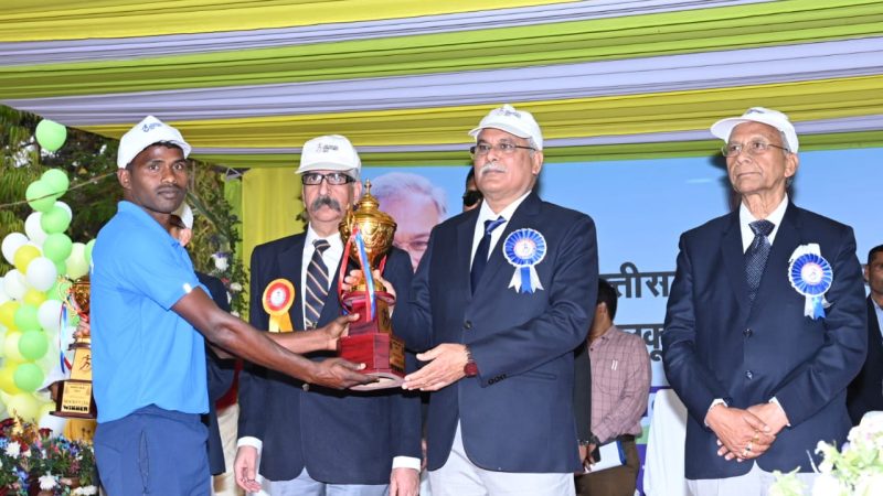 खेलकूद न सिर्फ हमें स्फूर्तिवान बनाता है बल्कि काम के तनाव से मुक्ति भी दिलाता हैः मुख्यमंत्री श्री भूपेश बघेल