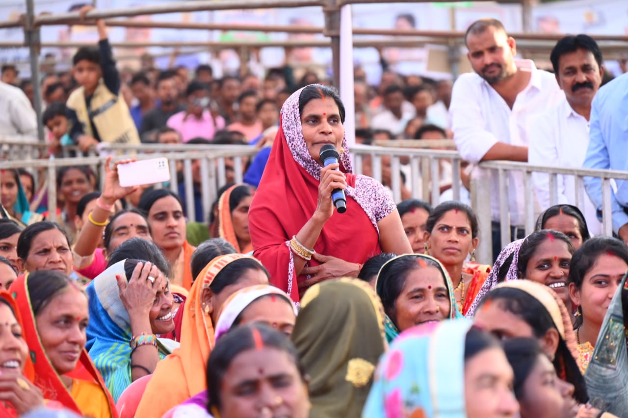 भेंट-मुलाकात : प्रेमबाई साहू, ग्राम रानीसागर निवासी ने बताया कि 1300क्विंटल वर्मी कंपोस्ट बेचा है