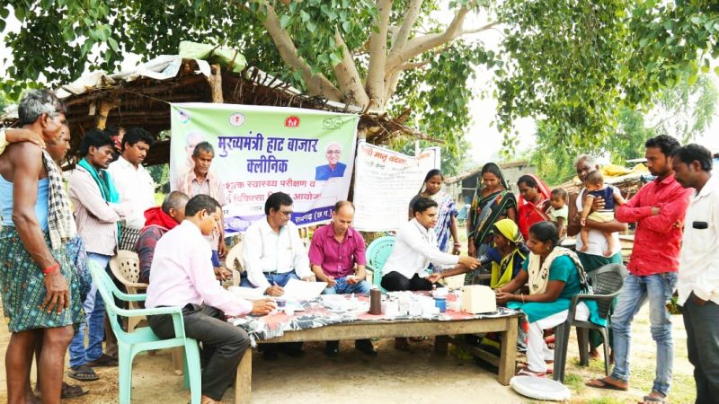 हाट-बाजार क्लीनिकों में 82 लाख लोगों का इलाज
