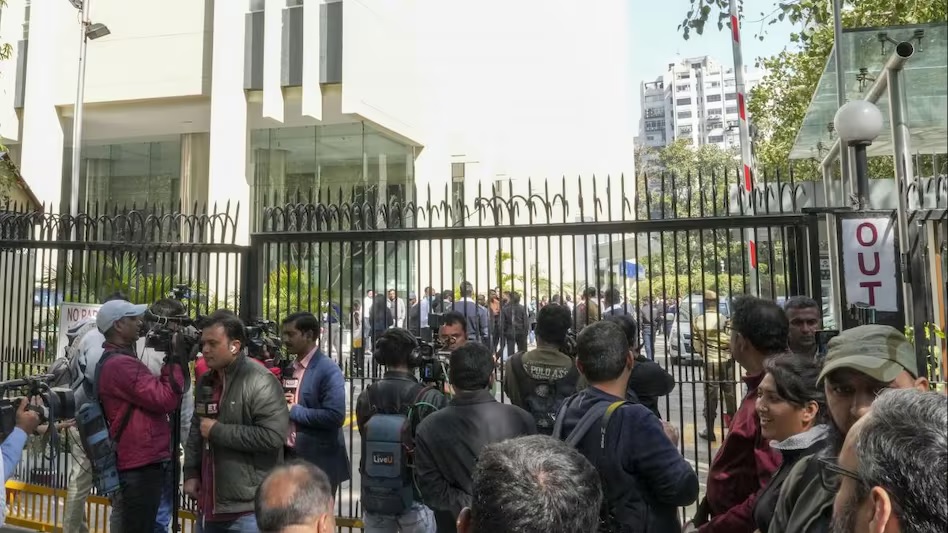 बीबीसी के खिलाफ बड़ा एक्शन, दिल्ली-मुंबई दफ्तरों पर इनकम टैक्स की रेड