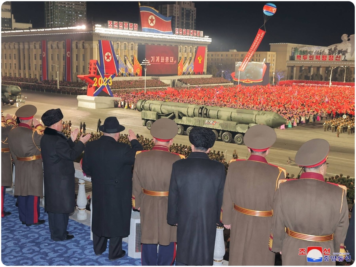 तानाशाह सनका सब स्वाहा! किम जोंग ने दिखाई खतरनाक परमाणु मिसाइलें