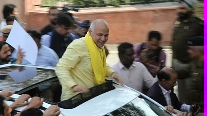 CBI पूछताछ को AAP ने बताया केजरीवाल को रोकने की कोशिश, भाजपा बोली- देना पड़ेगा घोटाले का जवाब