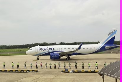 सूरत में इंडिगो के विमान से टकराया पक्षी, अहमदाबाद की ओर मोड़ा गया, सभी यात्री सुरक्षित