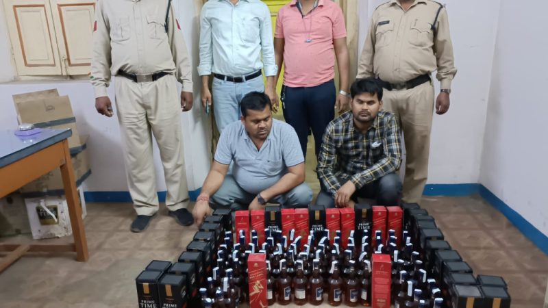 उड़ीसा प्रांत की अवैध शराब परिवहन करते हुए दो व्यक्ति पकड़ायें