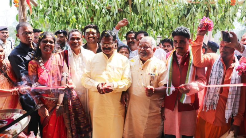 शिव मंदिर प्राण प्रतिष्ठा में शामिल हुए खाद्य मंत्री श्री भगत