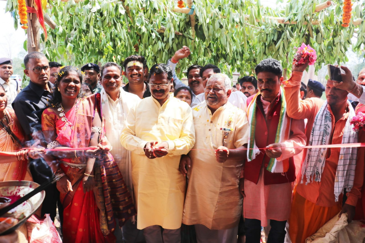 शिव मंदिर प्राण प्रतिष्ठा में शामिल हुए खाद्य मंत्री श्री भगत