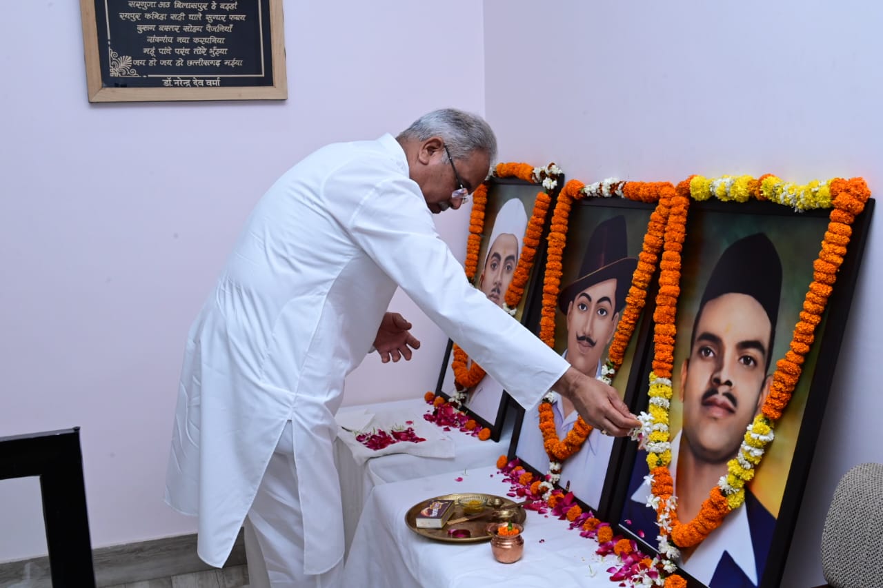 मुख्यमंत्री ने भगत सिंह, राजगुरु और सुखदेव के शहादत दिवस पर उन्हें किया नमन