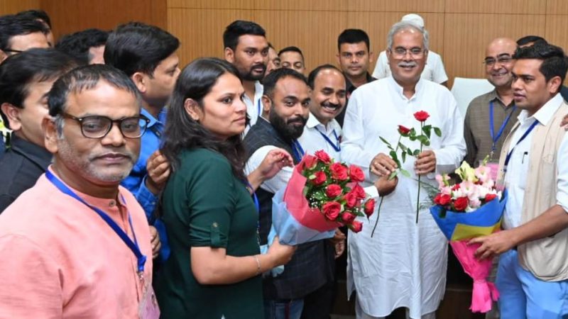 पत्रकार सुरक्षा कानून विधेयक पास होने पर पत्रकारों ने मुख्यमंत्री का जताया आभार
