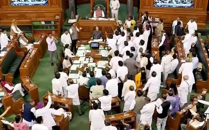 5 दिन में सिर्फ 97 मिनट चली संसद, देश के खजाने का 50 करोड़ स्वाहा