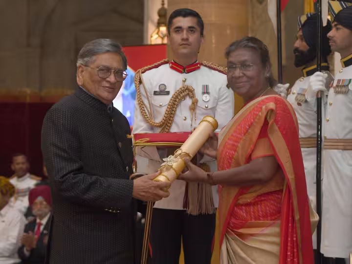 कर्नाटक के पूर्व सीएम कृष्णा को पद्म विभूषण, उद्योगपति बिरला को पद्म भूषण