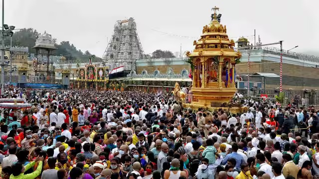 तिरुपति मंदिर ने तय किया साल का 4,411 करोड़ कमाई का टारगेट