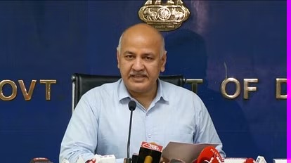 होली पर सिसोदिया का ट्वीट: पूर्व डिप्टी सीएम के एक ट्वीट से हाहाकार, भाजपा ने पूछा- जेल में मनीष के पास फोन?