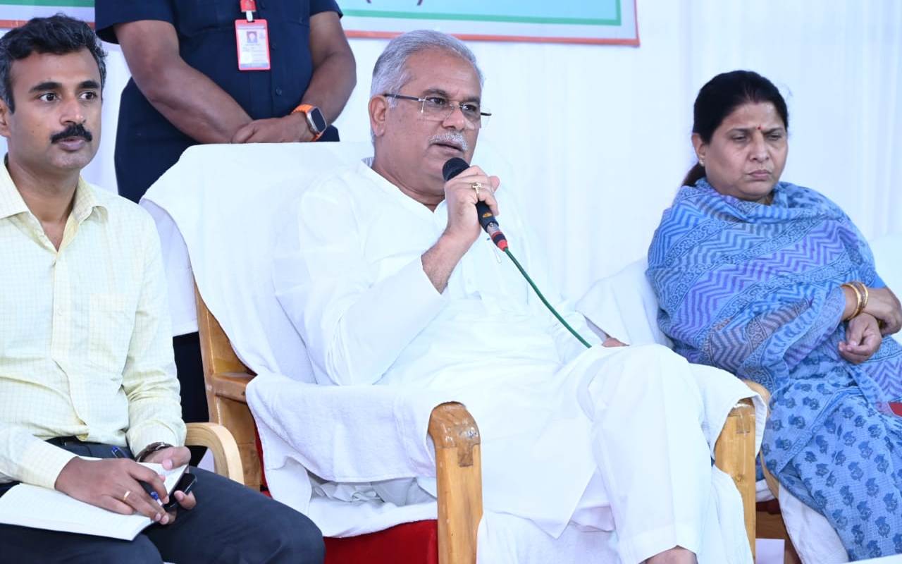 मुख्यमंत्री ने मुंगेली में सामाजिक संगठनों के प्रतिनिधियों से की मुलाकात