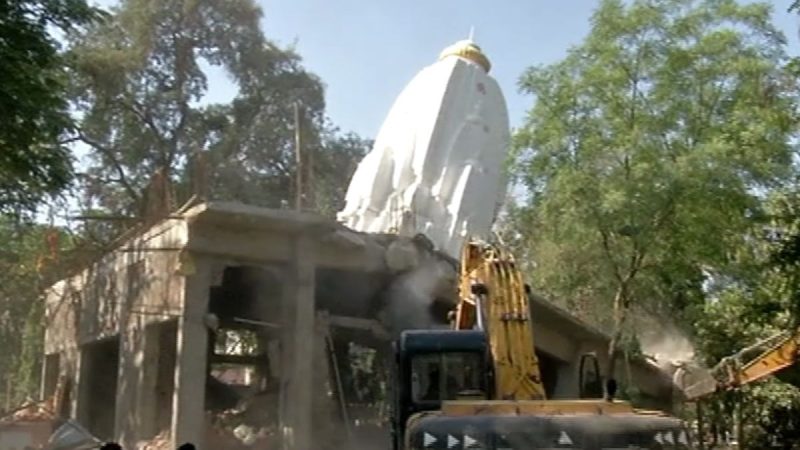 बेलेश्वर मंदिर पर चला बुलडोजर, इसकी बावड़ी में हुई थी रामनवमी पर 36 लोगों की मौत
