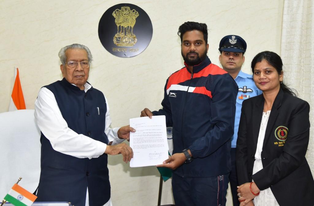 राज्यपाल से खिलाड़ियों ने सौजन्य मुलाकात की