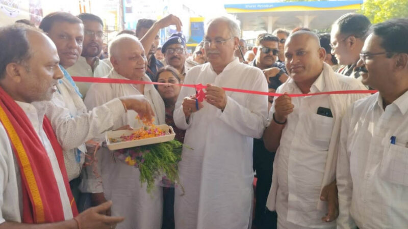 मुख्यमंत्री ने कवर्धा में चन्द्रनाहू कुर्मी क्षत्रिय समाज के नवनिर्मित छात्रावास का किया लोकार्पण