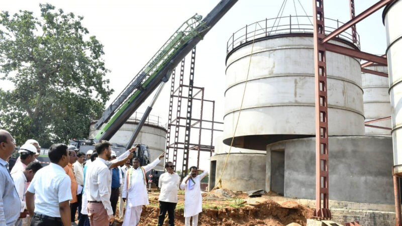 उद्योग मंत्री श्री कवासी लखमा ने निर्माणाधीन इथेनॉल प्लांट का किया निरीक्षण