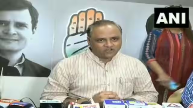 कांग्रेस नेता के बिगड़े बोल- पीएम मोदी के पिता भी आ जाएं तो…