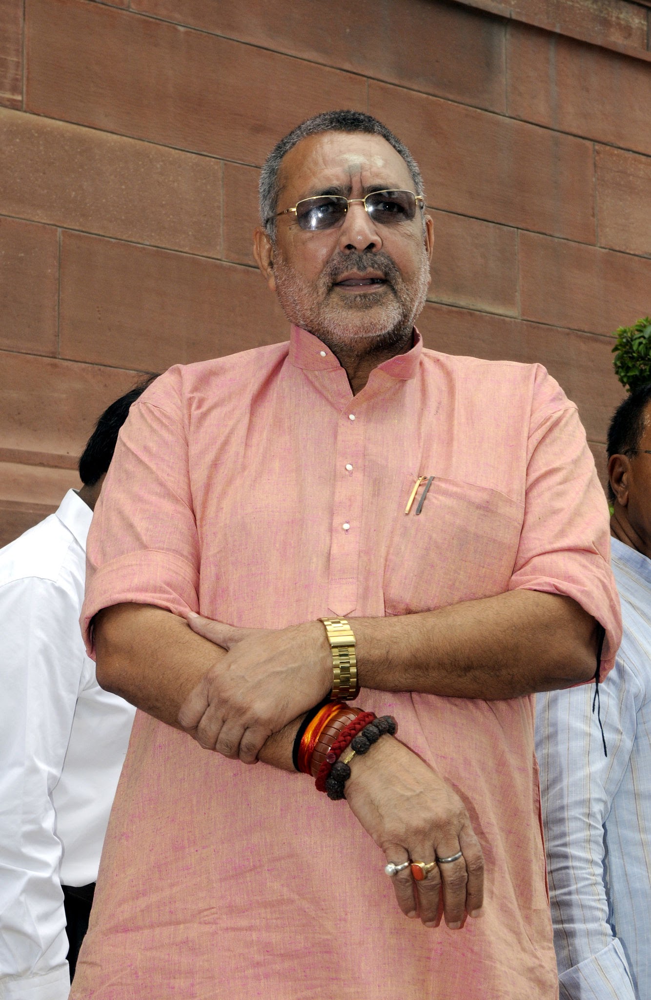 गोड़से अगर गांधी का हत्यारा है तो भारत का सपूत भी है : गिरिराज