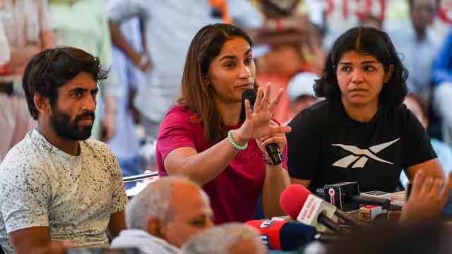 बृजभूषण के खिलाफ पहलवानों के मामले को निपटाने में दिल्ली पुलिस विफल