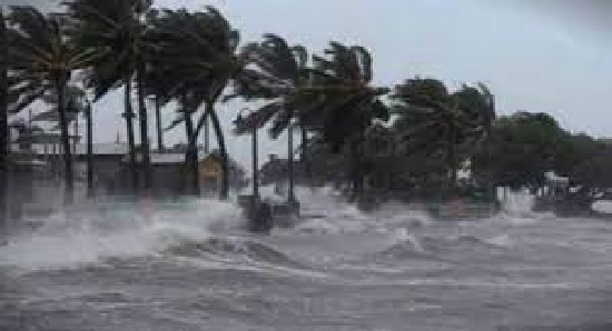 कच्छ तट से टकराया बिपरजाय,समुद्र में उठीं 5 फीट तक ऊंची लहरें