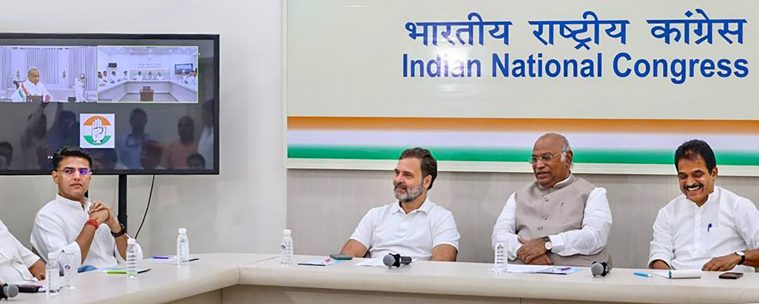 राजस्थान में सीएम फेस के बिना चुनाव लड़ेगी कांग्रेस